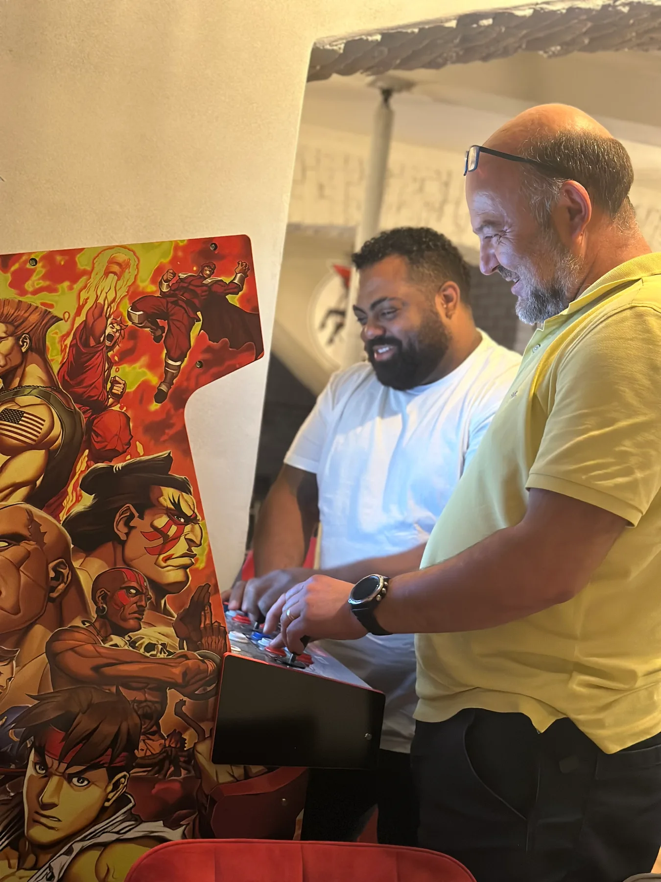 Meeting at the arcade machine